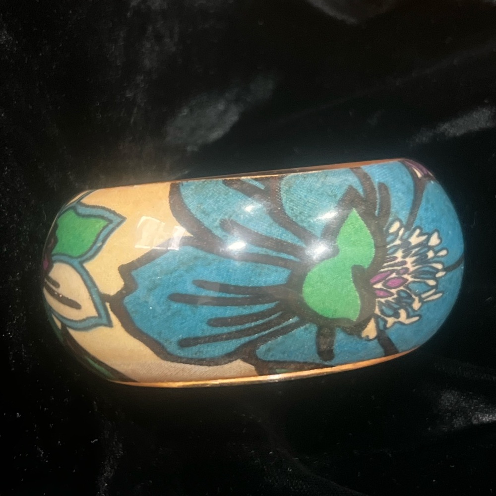 Beautiful Acrylic and Cloth Inlay Floral Bangle